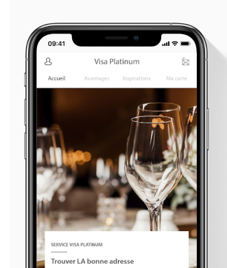 photo d'un téléphone portable avec l'appli Visa Platinum ouverte